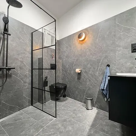 Ludovika 93 M2 Apartment *